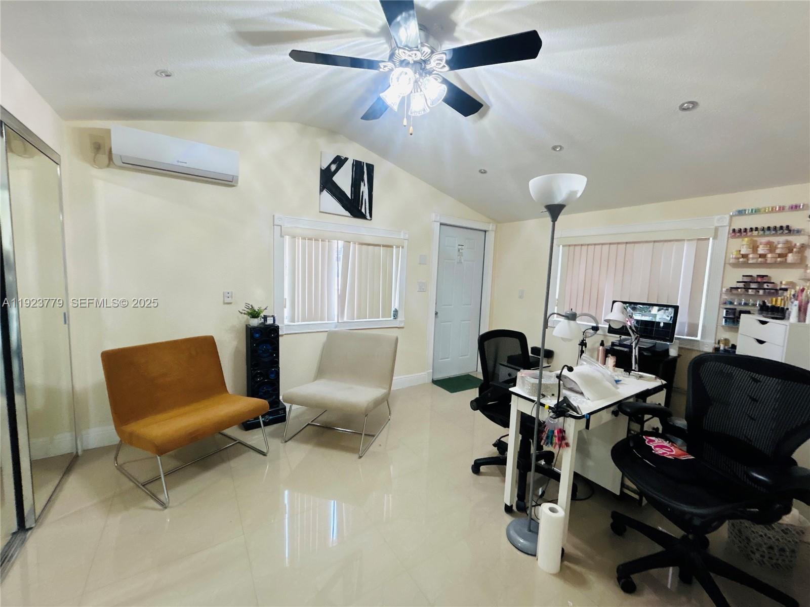 VENETIAN ACRES - Residential