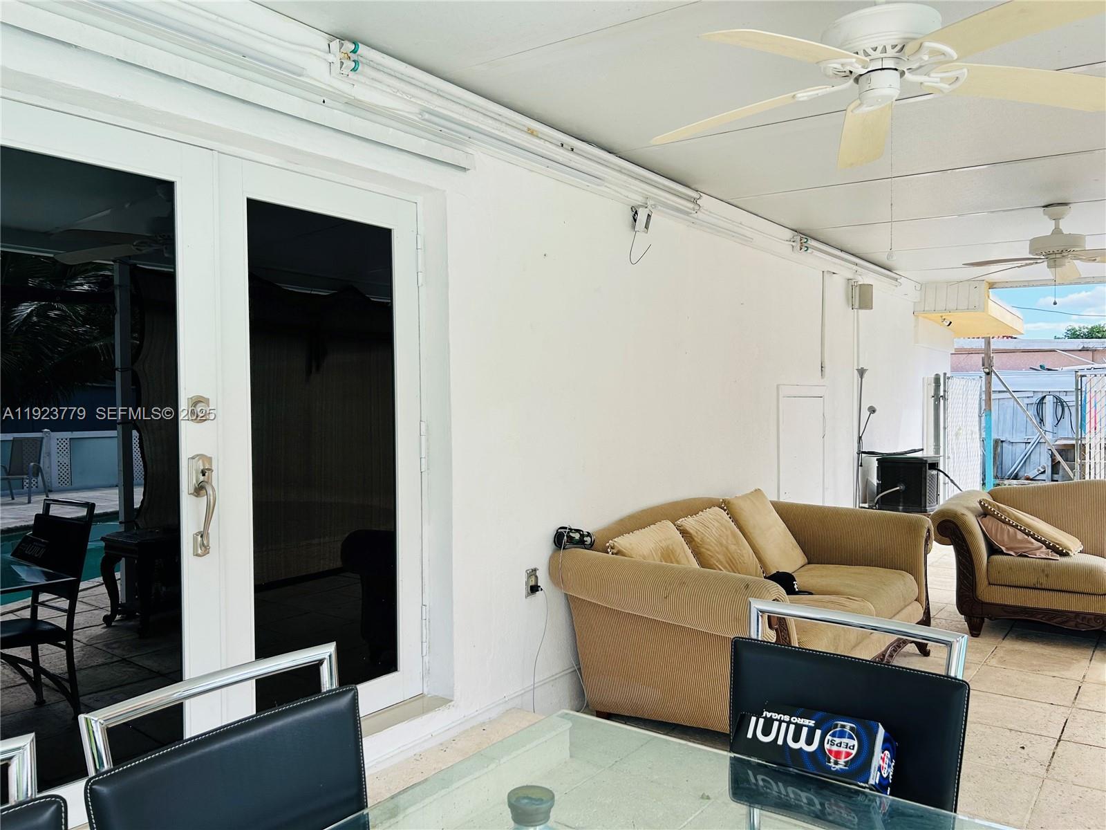 VENETIAN ACRES - Residential