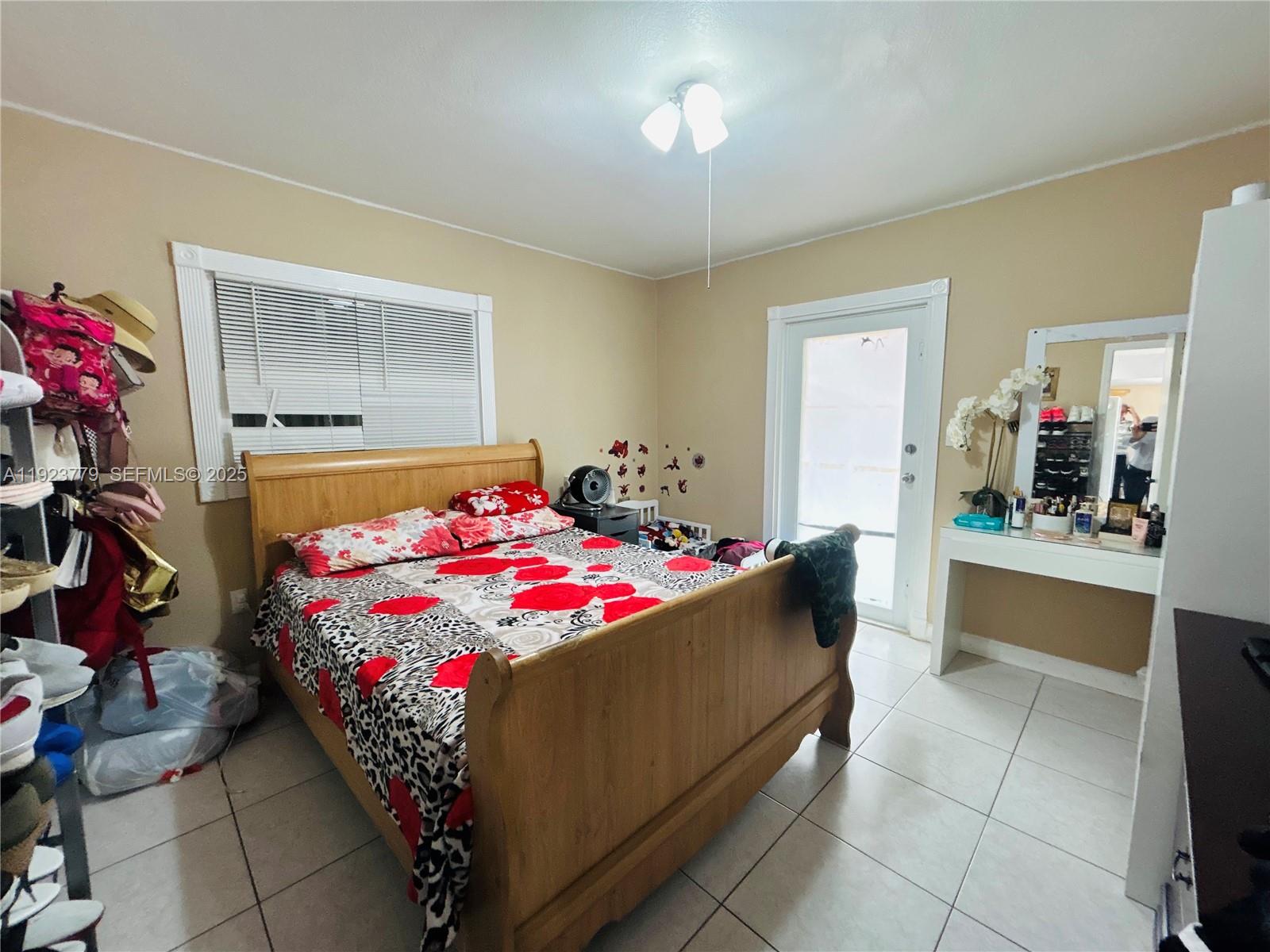 VENETIAN ACRES - Residential