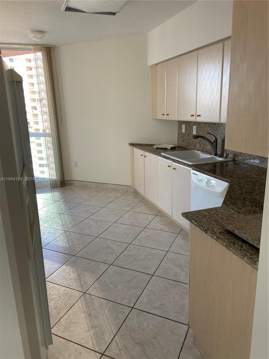 100 HIDDEN BAY CONDO - Residential Lease