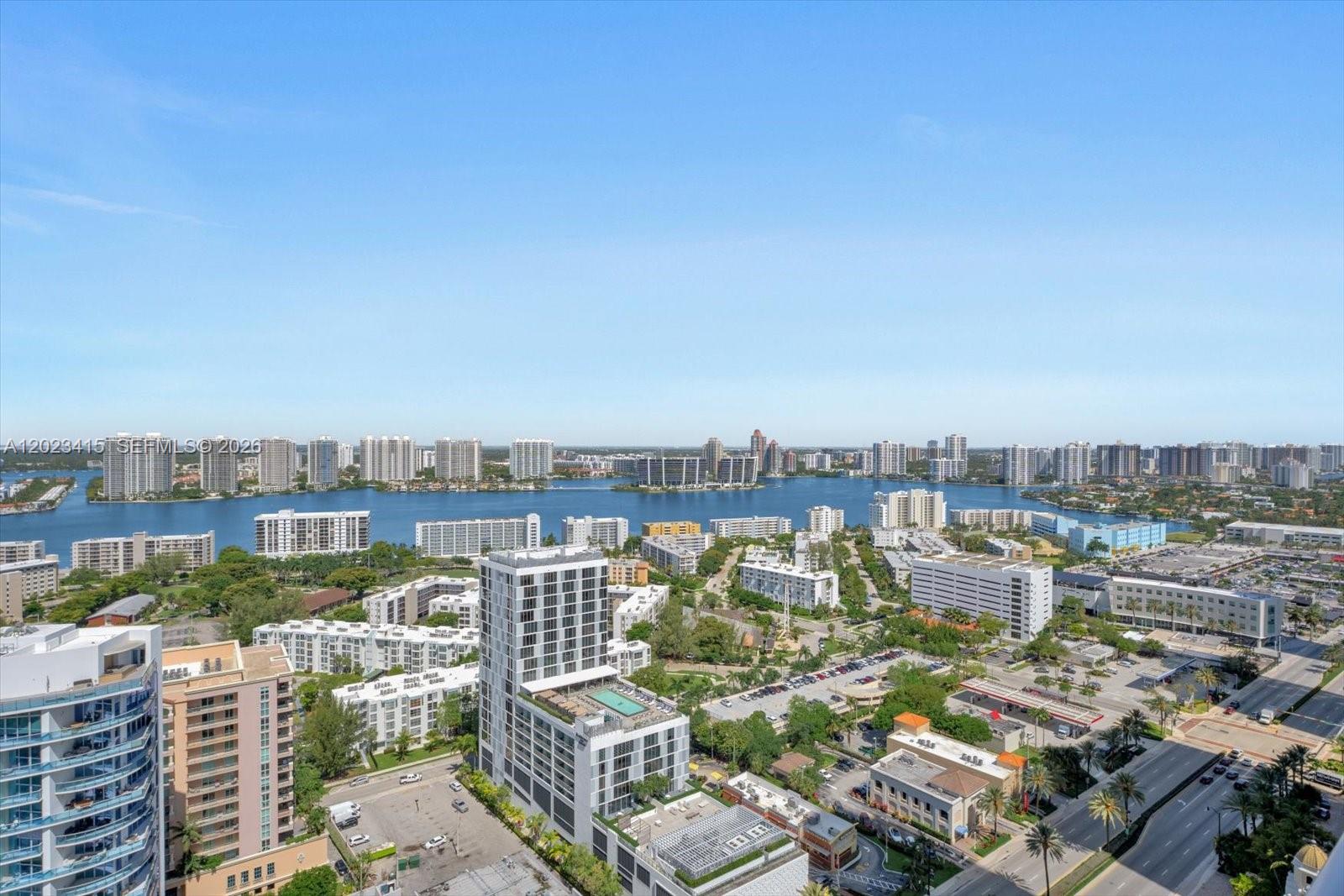 THE PINNACLE CONDO - Residential