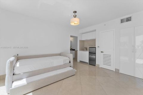 Tiny photo for 17555 Collins Ave #3204, Sunny Isles Beach, FL 33160 (MLS # A12023415)