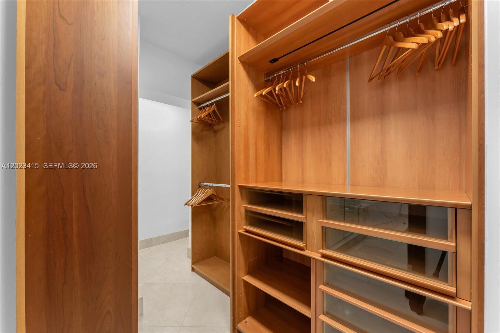 THE PINNACLE CONDO - Residential