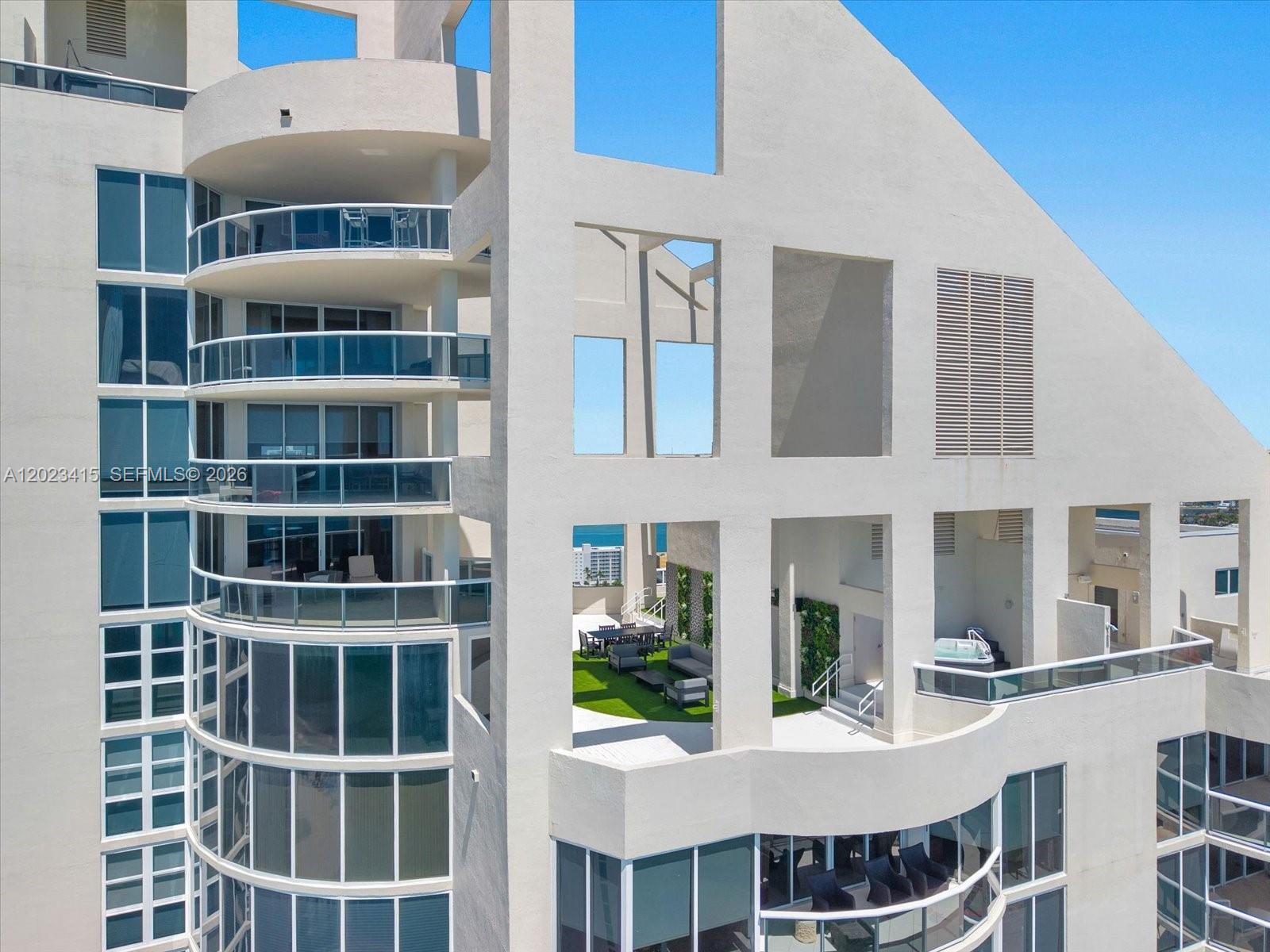THE PINNACLE CONDO - Residential
