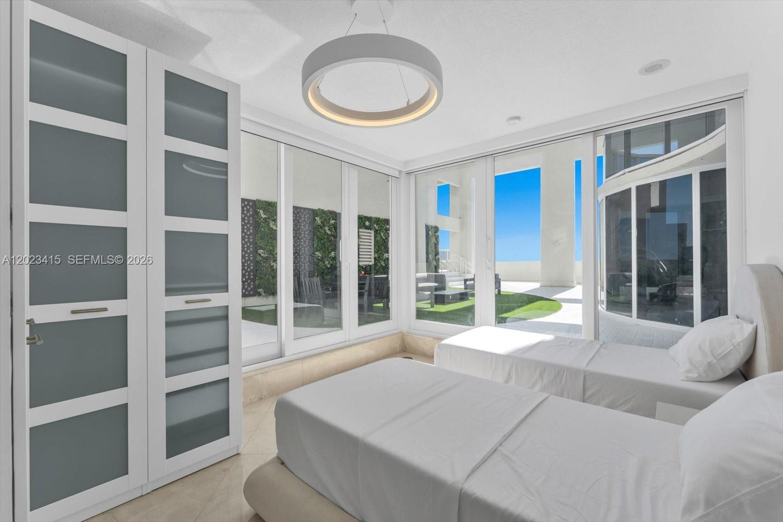 THE PINNACLE CONDO - Residential