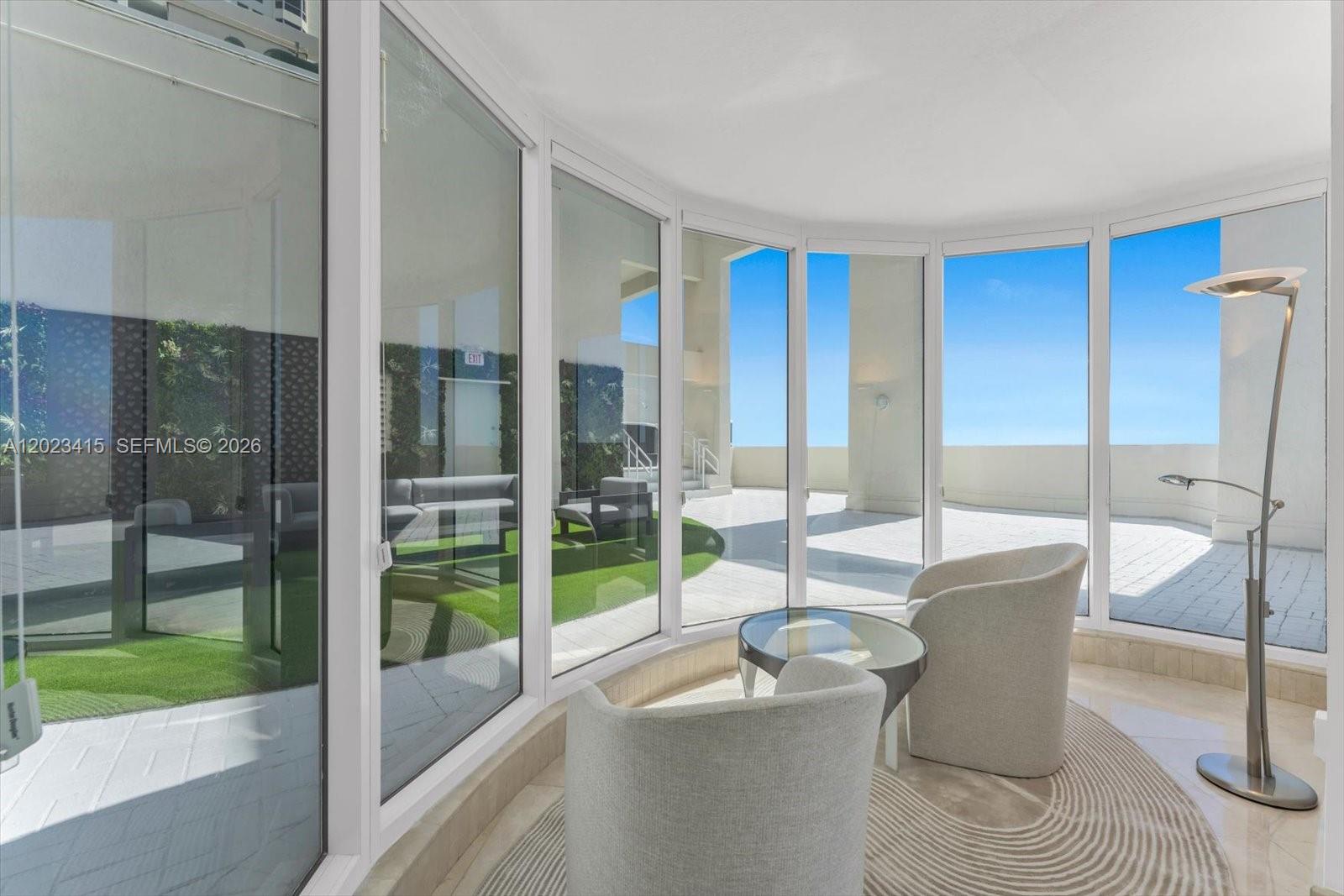 THE PINNACLE CONDO - Residential