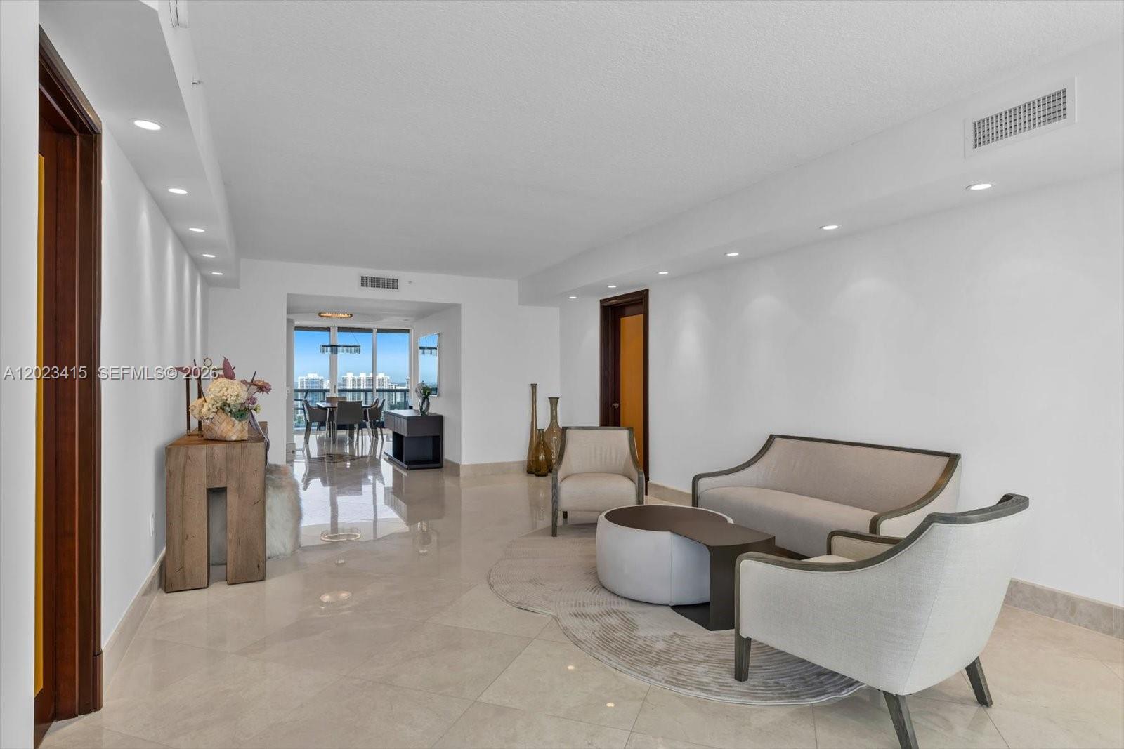 THE PINNACLE CONDO - Residential