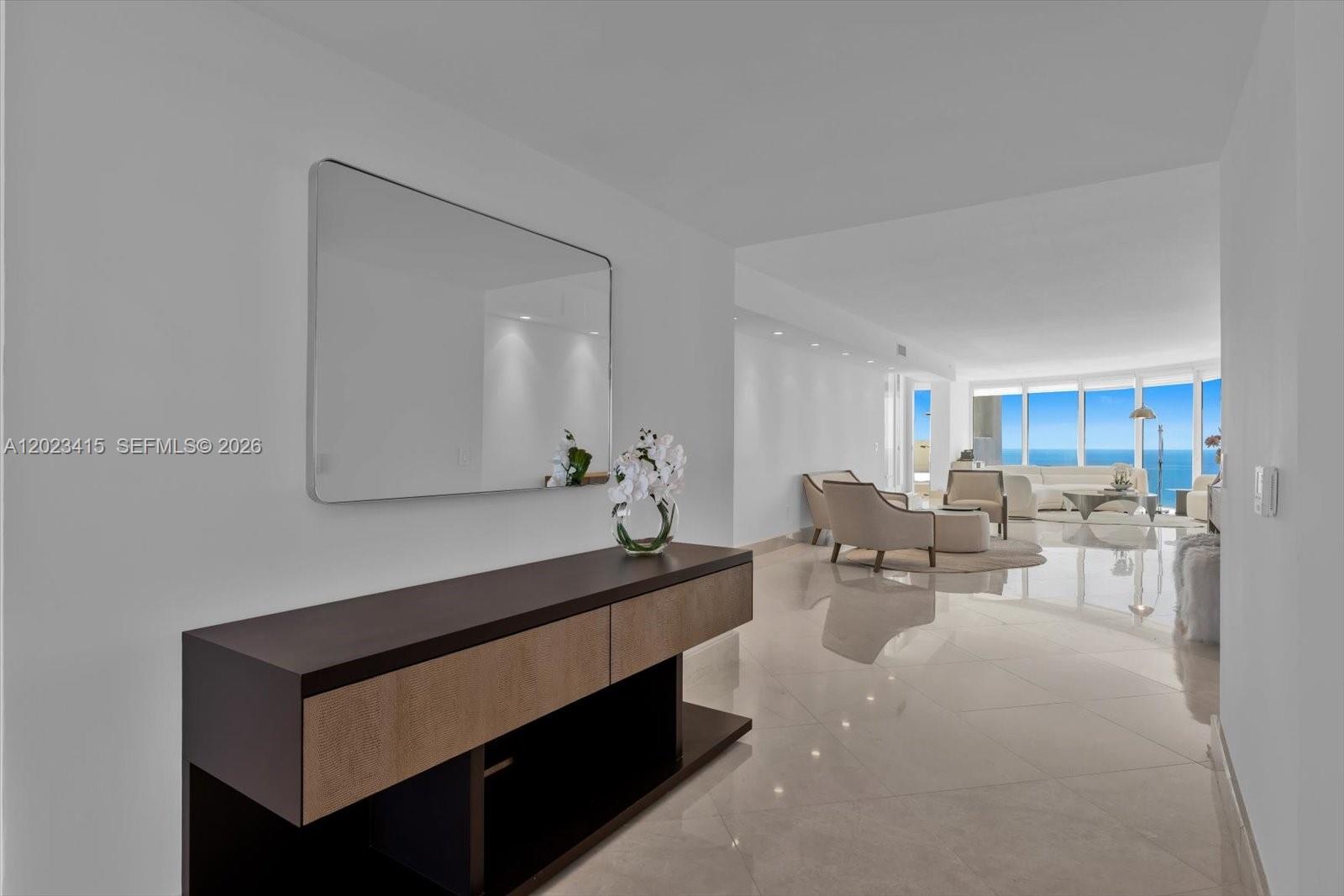 THE PINNACLE CONDO - Residential