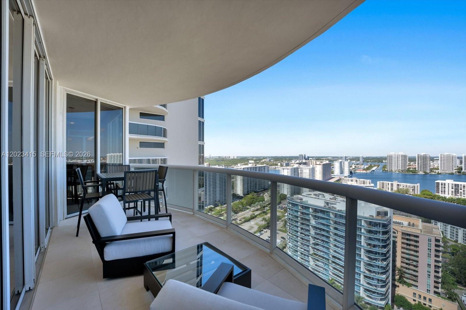 THE PINNACLE CONDO - Residential