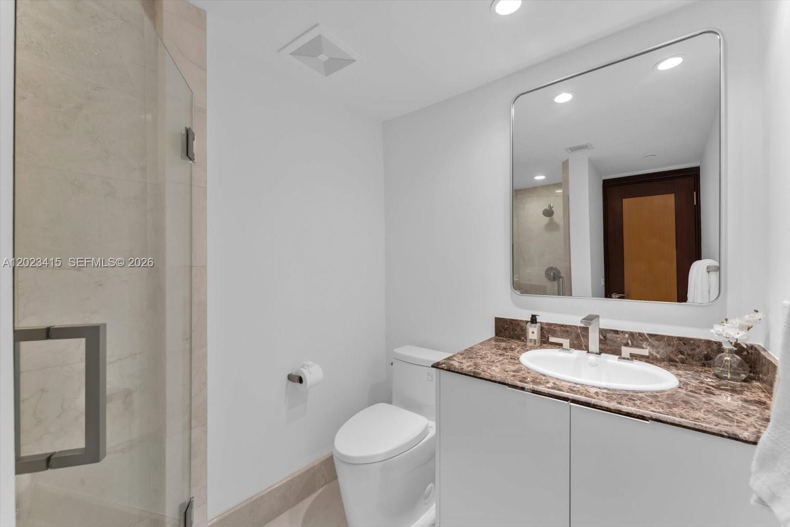 THE PINNACLE CONDO - Residential