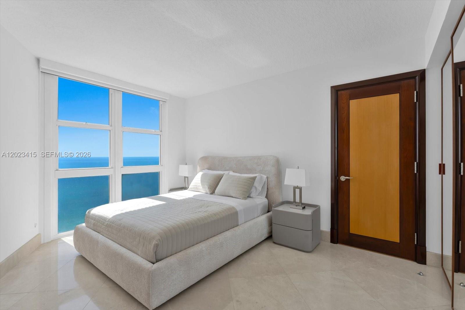 THE PINNACLE CONDO - Residential
