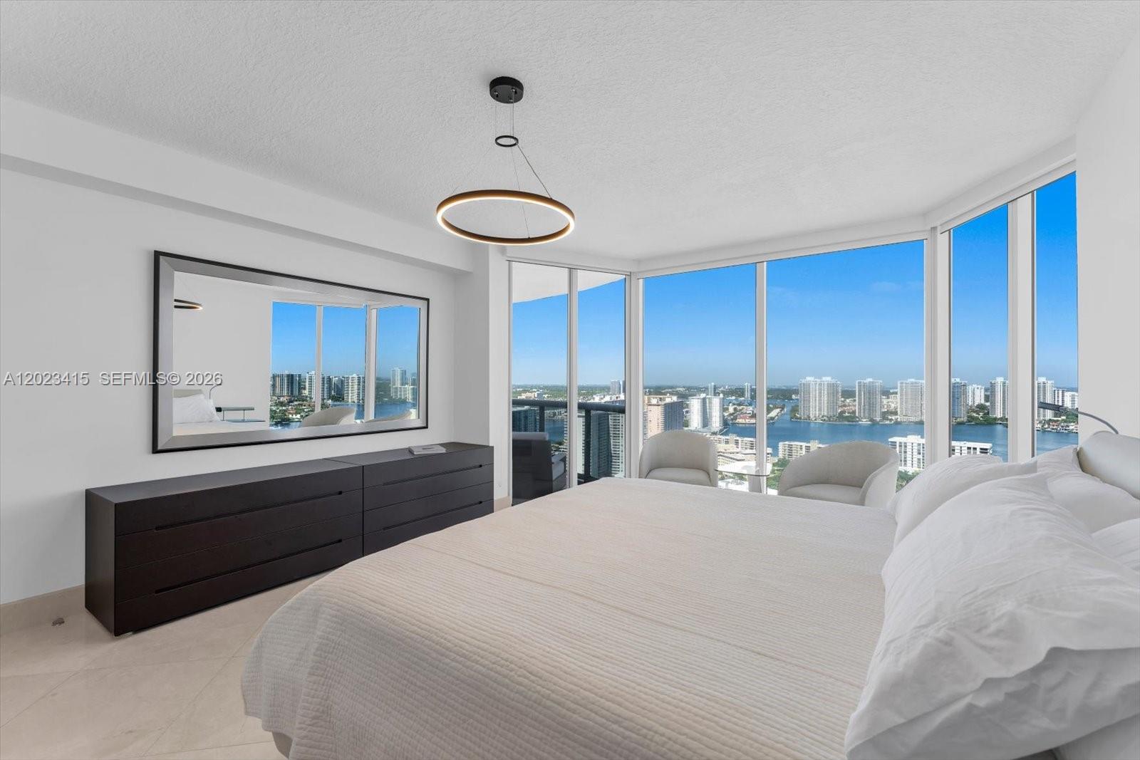 THE PINNACLE CONDO - Residential