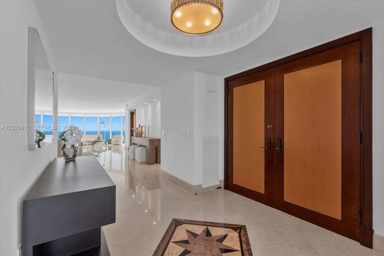 THE PINNACLE CONDO - Residential