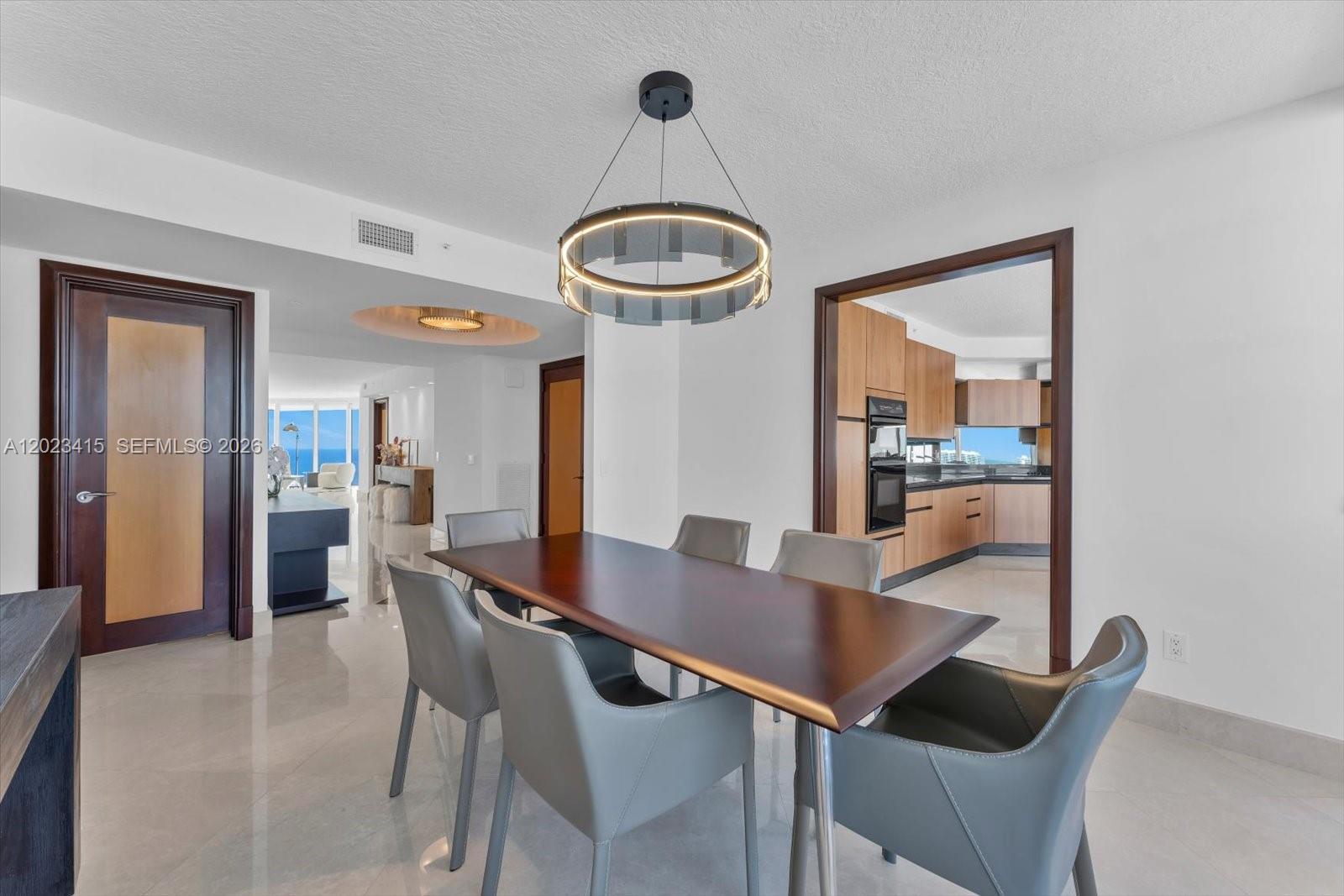 THE PINNACLE CONDO - Residential
