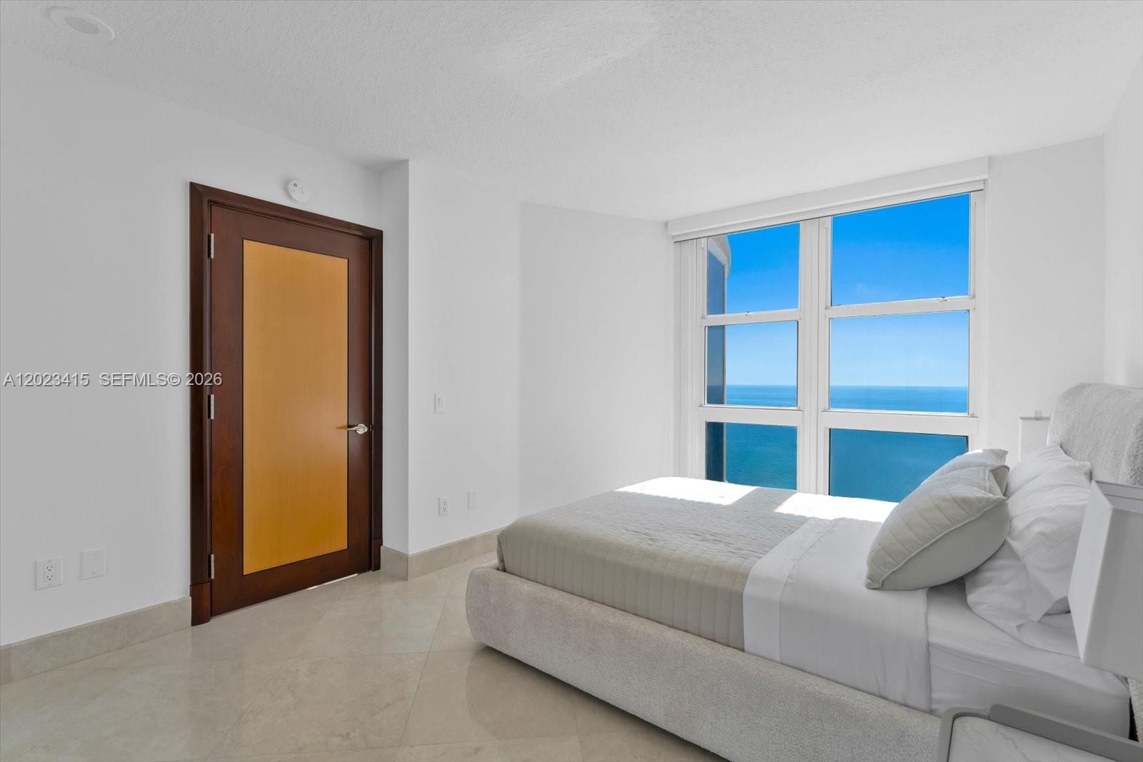 THE PINNACLE CONDO - Residential