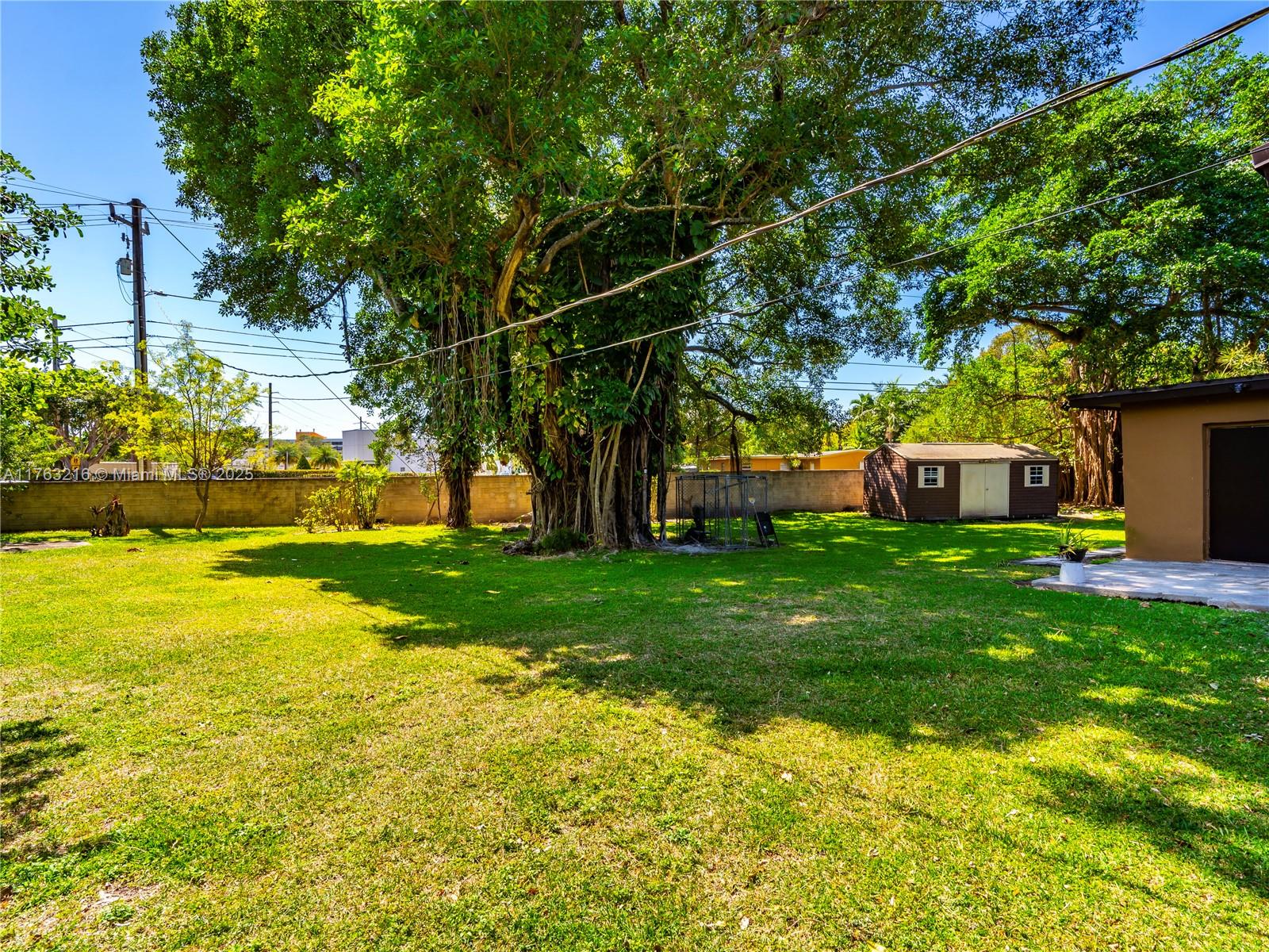 TWIN LAKE MANOR SUB - Residential