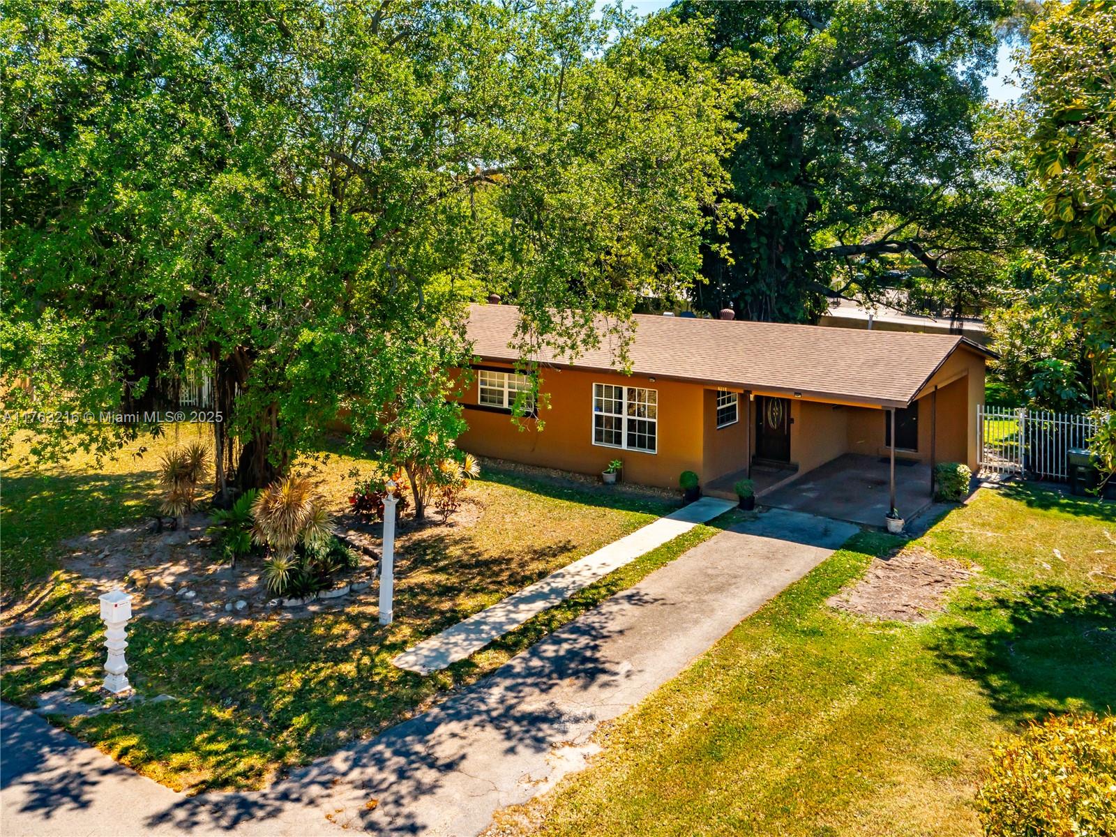 TWIN LAKE MANOR SUB - Residential