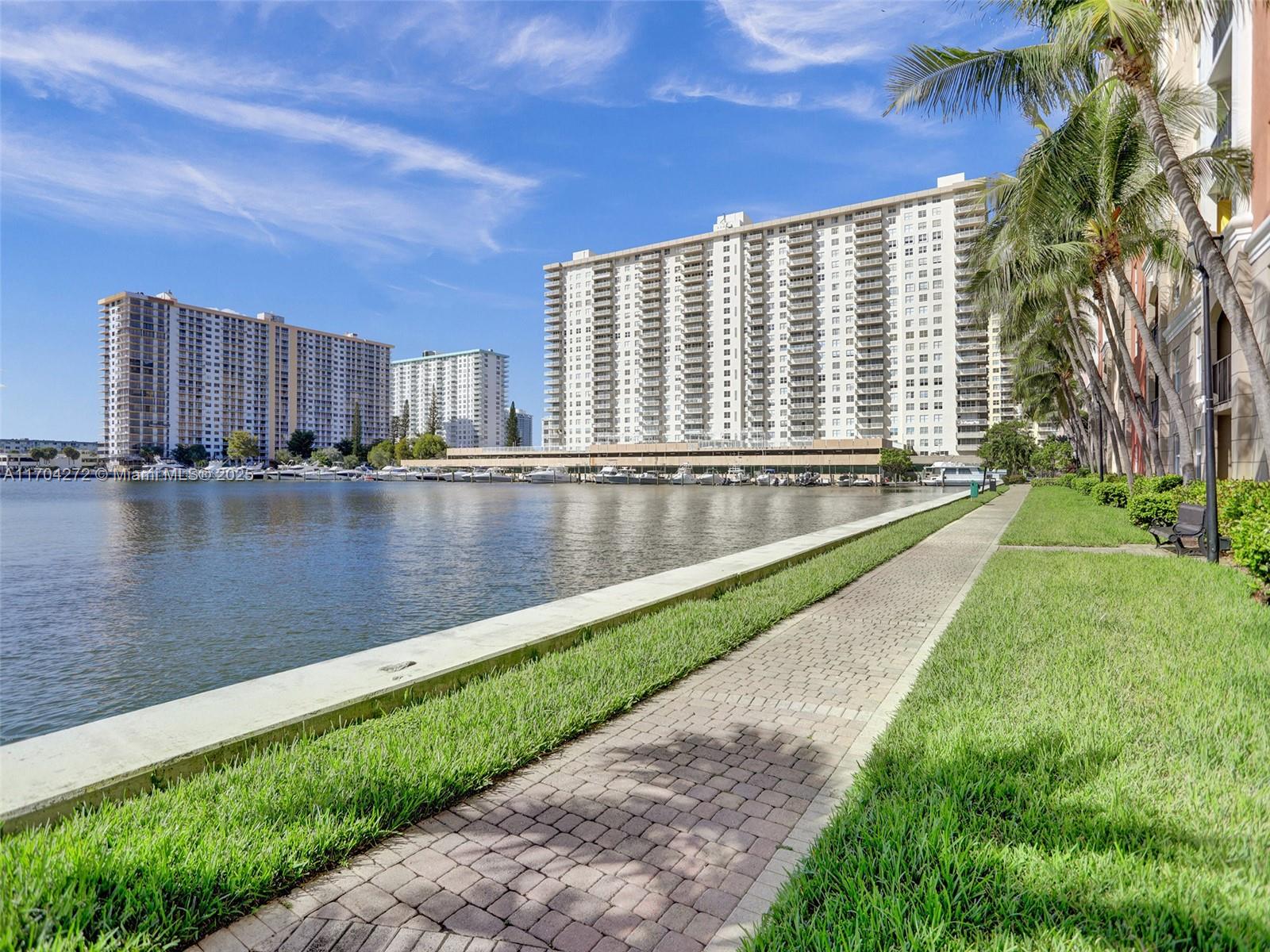 PORTO BELLAGIO CONDO - Residential