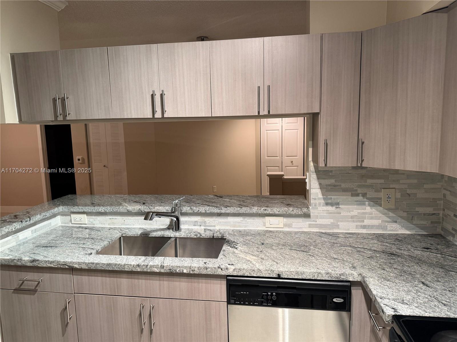 PORTO BELLAGIO CONDO - Residential