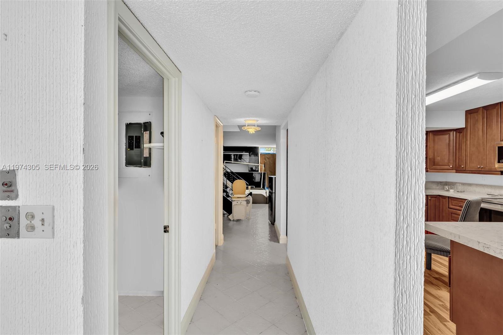 TOWNHOUSES OF VENETIAN PA - Residential Lease