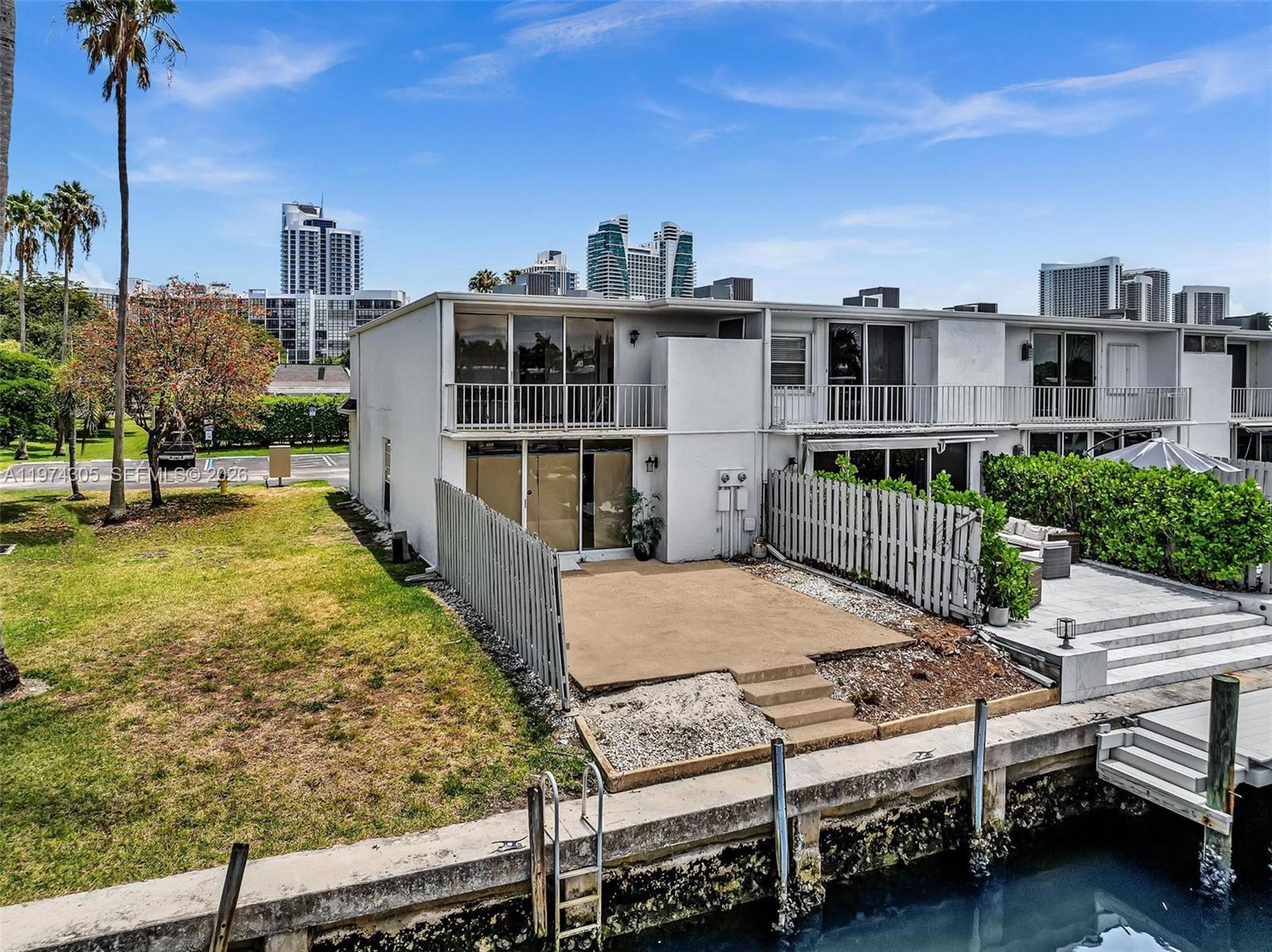 TOWNHOUSES OF VENETIAN PA - Residential Lease