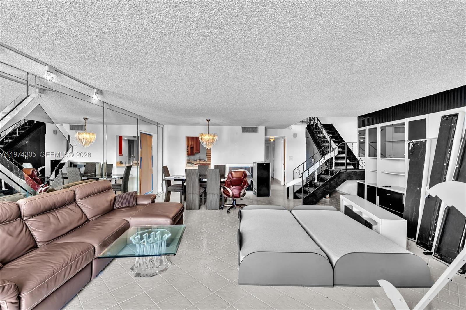 TOWNHOUSES OF VENETIAN PA - Residential Lease