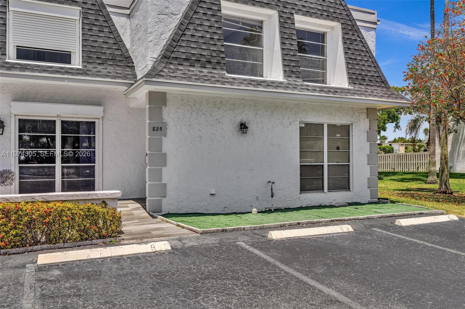 TOWNHOUSES OF VENETIAN PA - Residential Lease