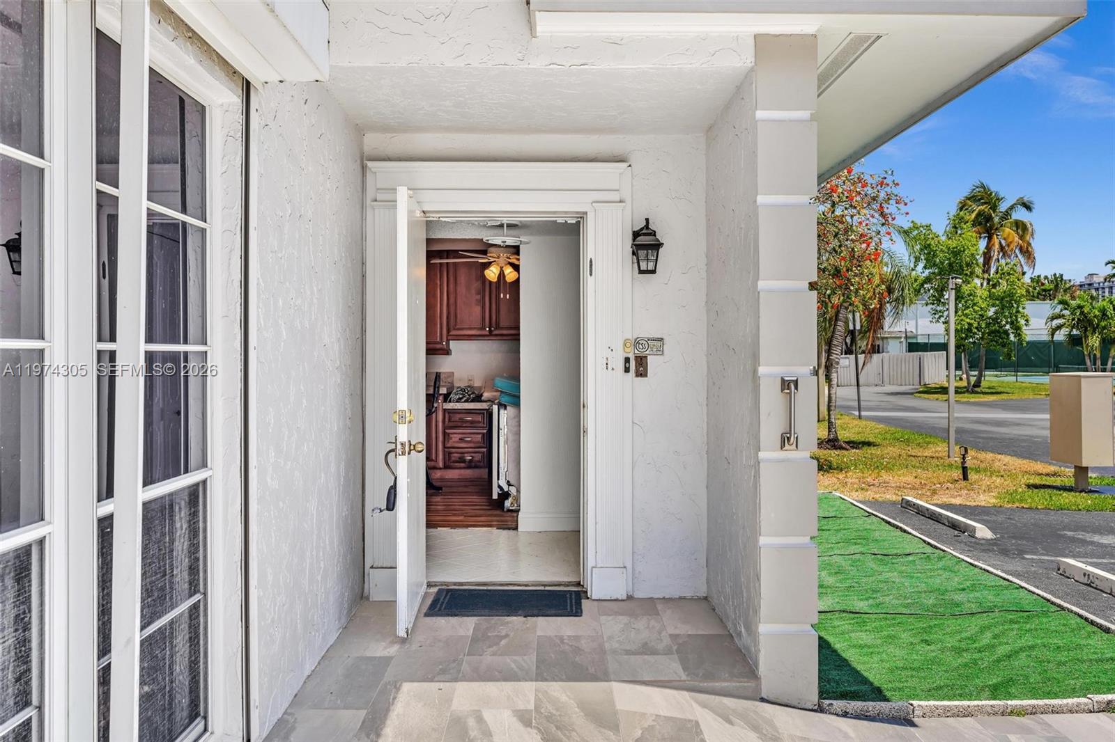 TOWNHOUSES OF VENETIAN PA - Residential Lease