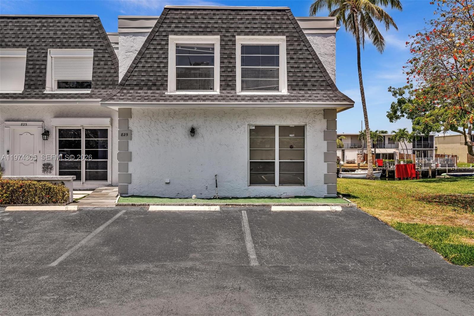 TOWNHOUSES OF VENETIAN PA - Residential Lease