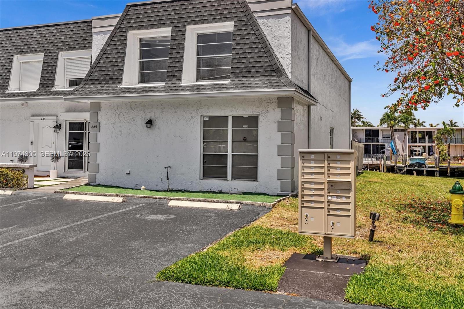 TOWNHOUSES OF VENETIAN PA - Residential Lease