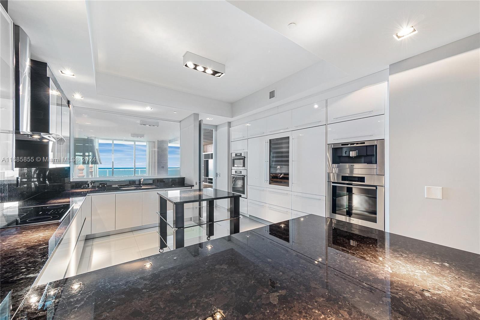 2711 HOLLYWOOD BEACH COND - Residential
