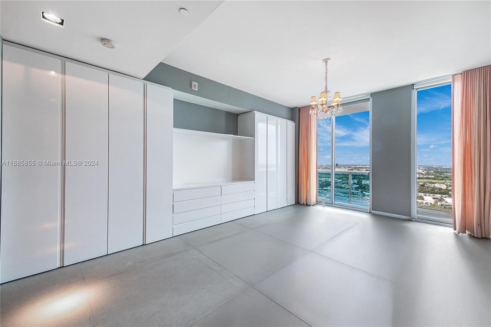 2711 HOLLYWOOD BEACH COND - Residential