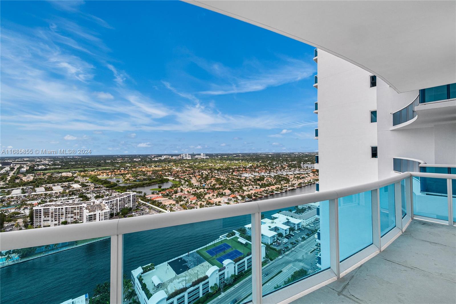 2711 HOLLYWOOD BEACH COND - Residential