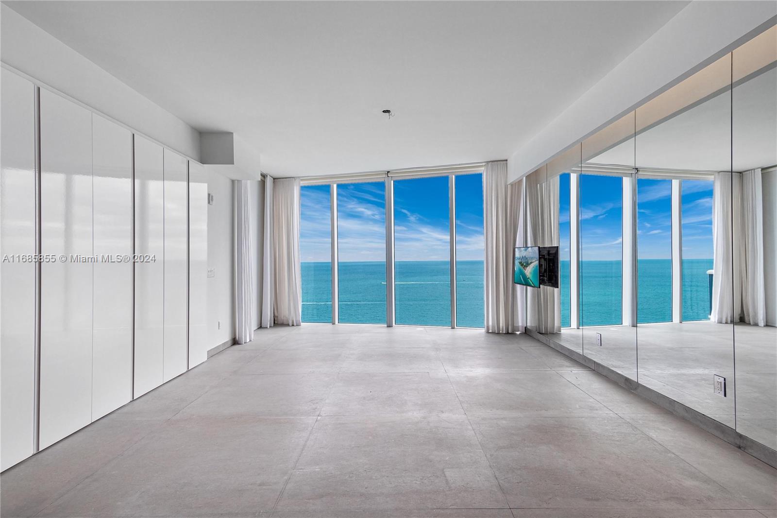 2711 HOLLYWOOD BEACH COND - Residential