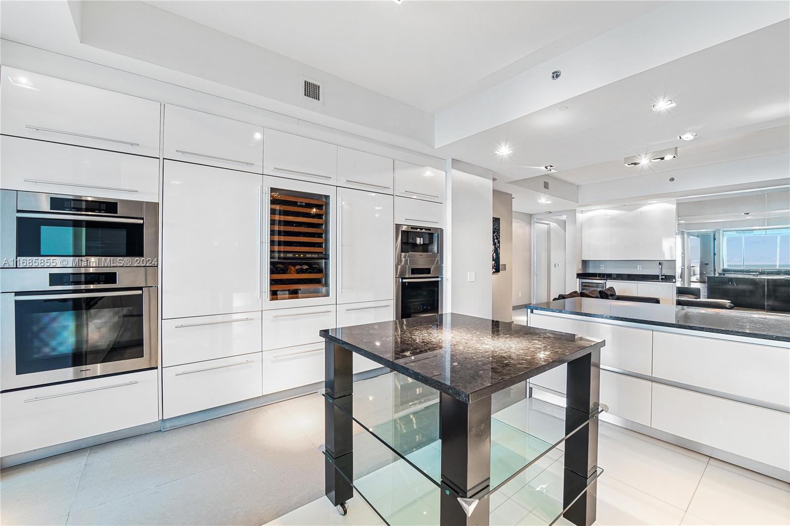 2711 HOLLYWOOD BEACH COND - Residential