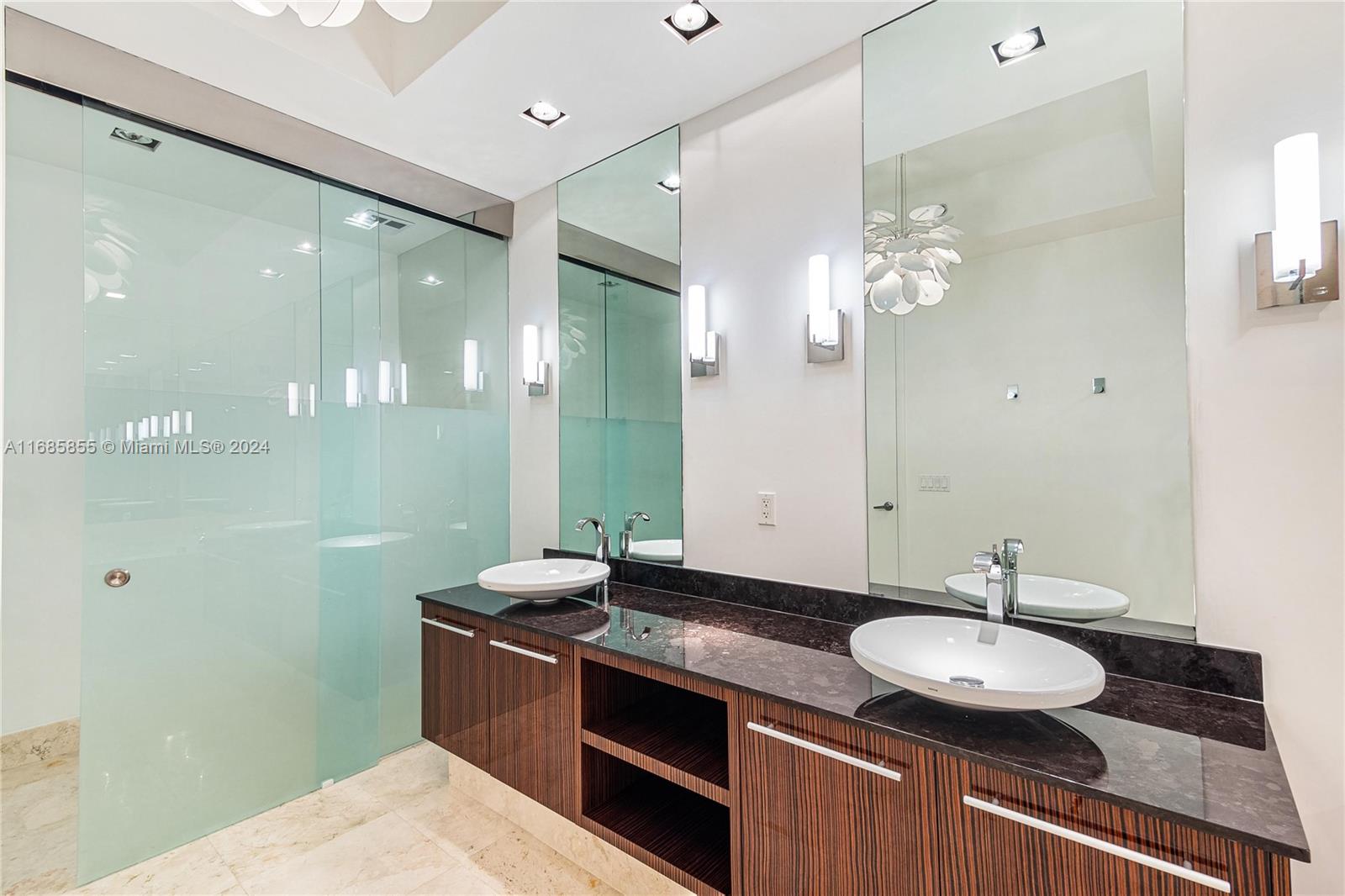 2711 HOLLYWOOD BEACH COND - Residential