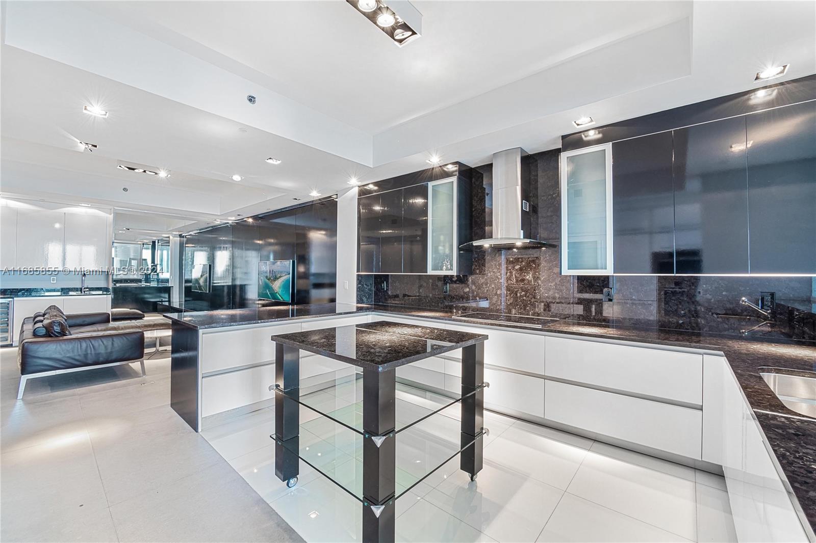 2711 HOLLYWOOD BEACH COND - Residential