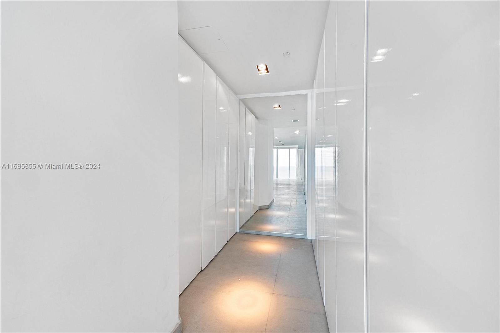 2711 HOLLYWOOD BEACH COND - Residential