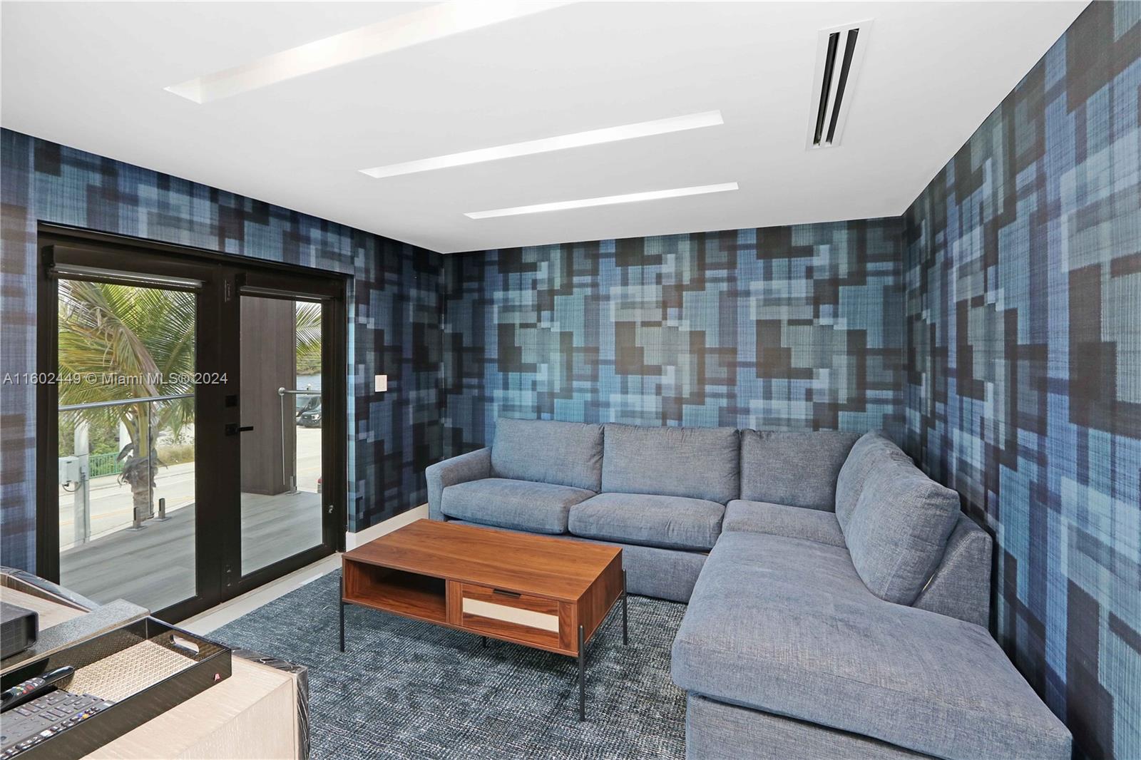 HOLLYWOOD CENTRAL BEACH - Residential