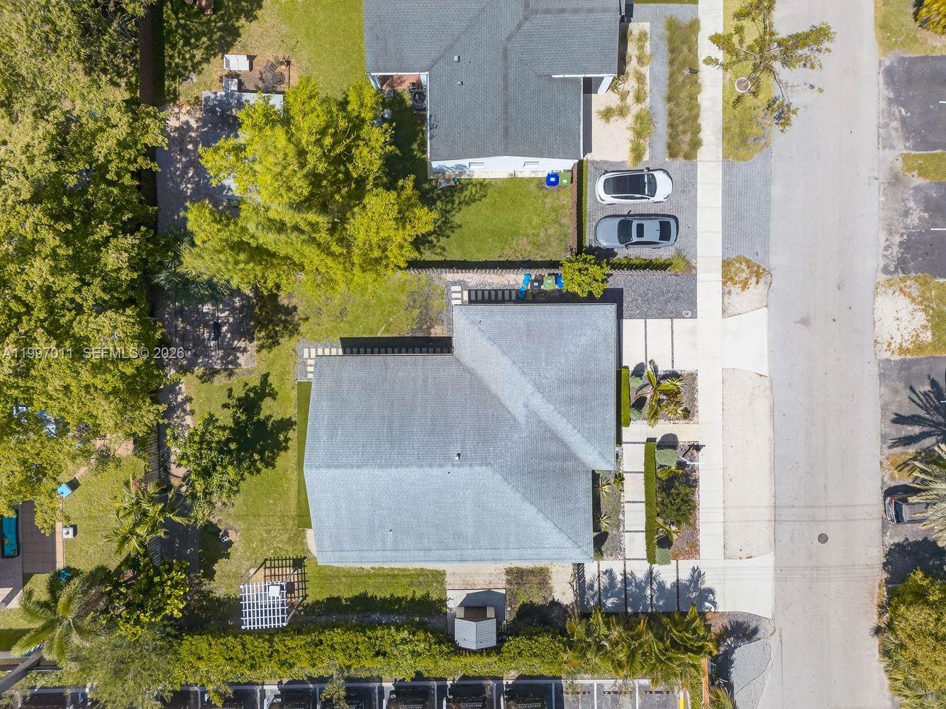 LAUDERDALE PARK 6-33 1/2 - Residential