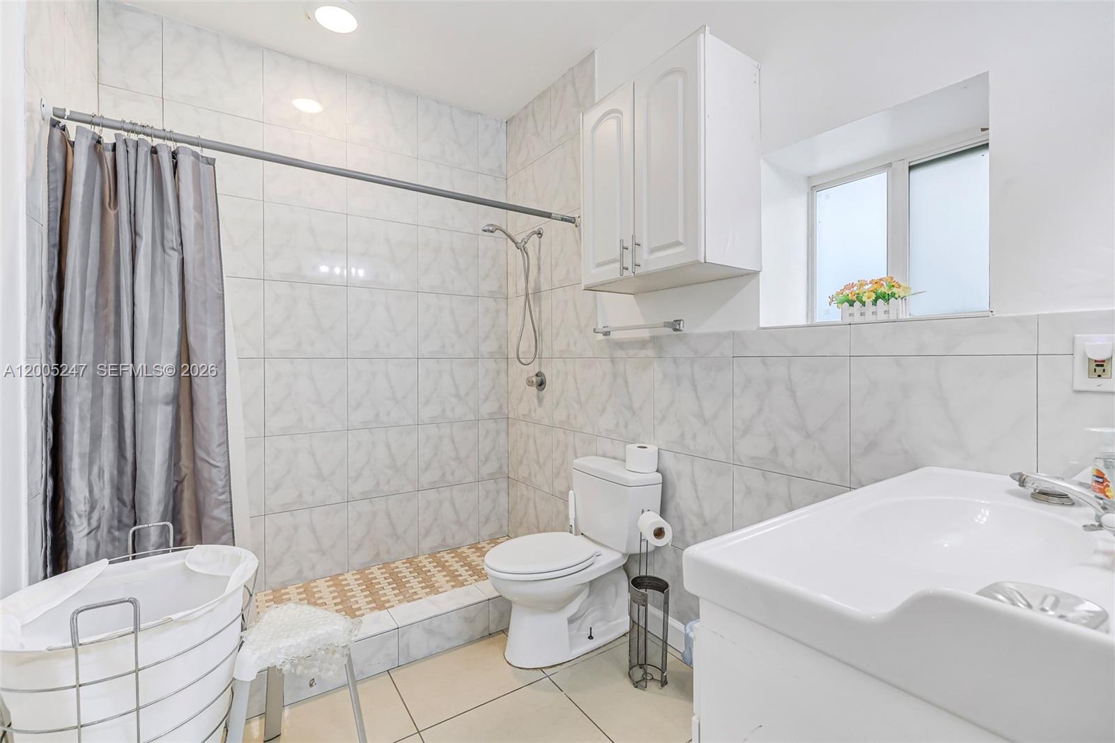 BISCAYNE PARK ESTATES - Residential Income
