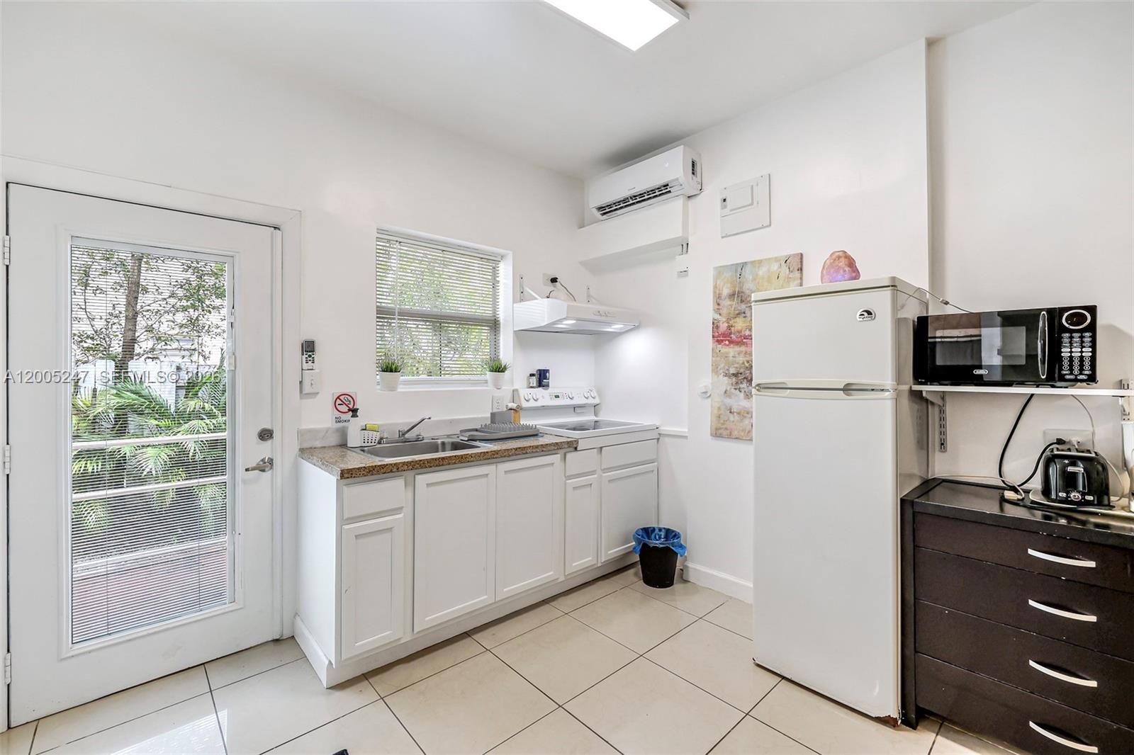 BISCAYNE PARK ESTATES - Residential Income