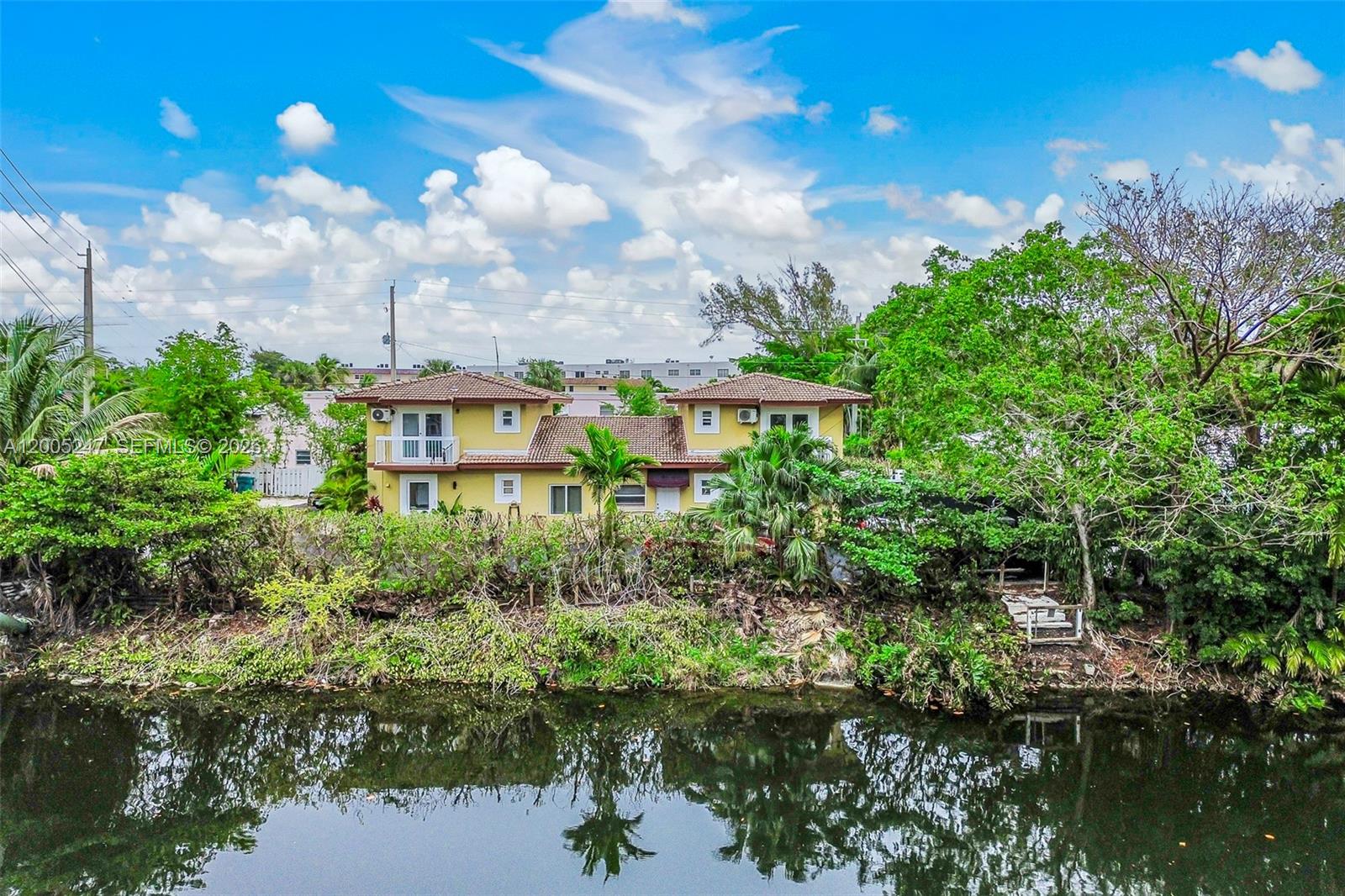 BISCAYNE PARK ESTATES - Residential Income