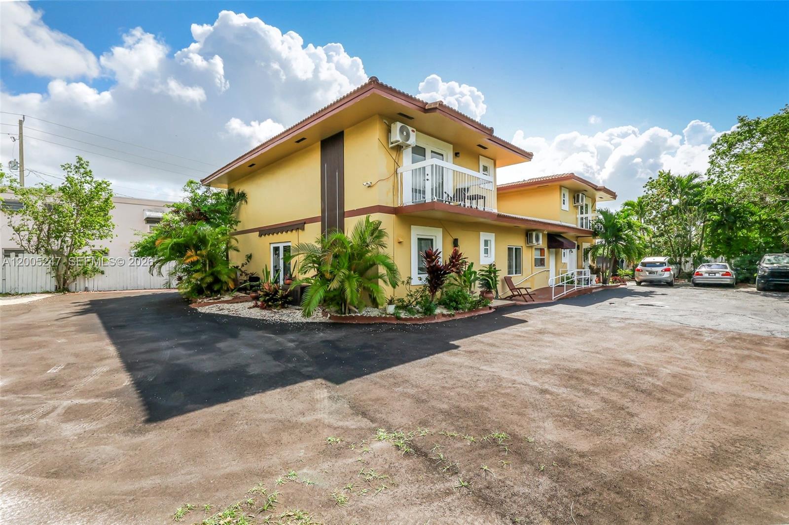 BISCAYNE PARK ESTATES - Residential Income