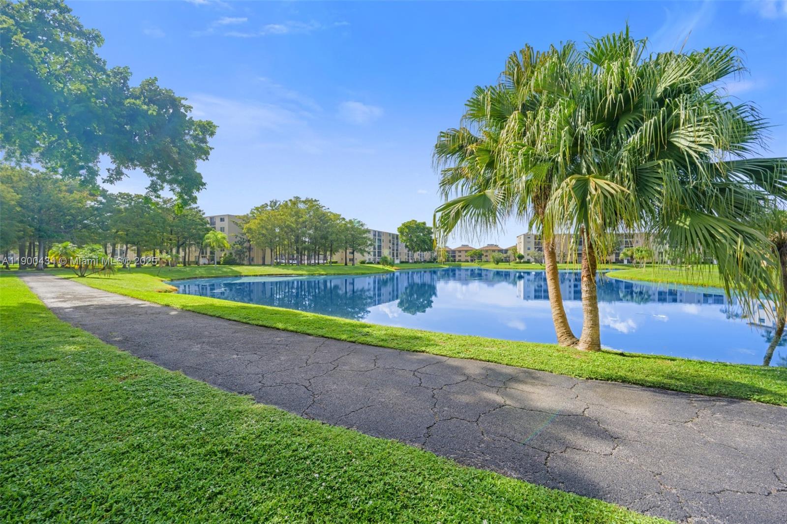 CASCADES OF LAUDERHILL - Residential Lease