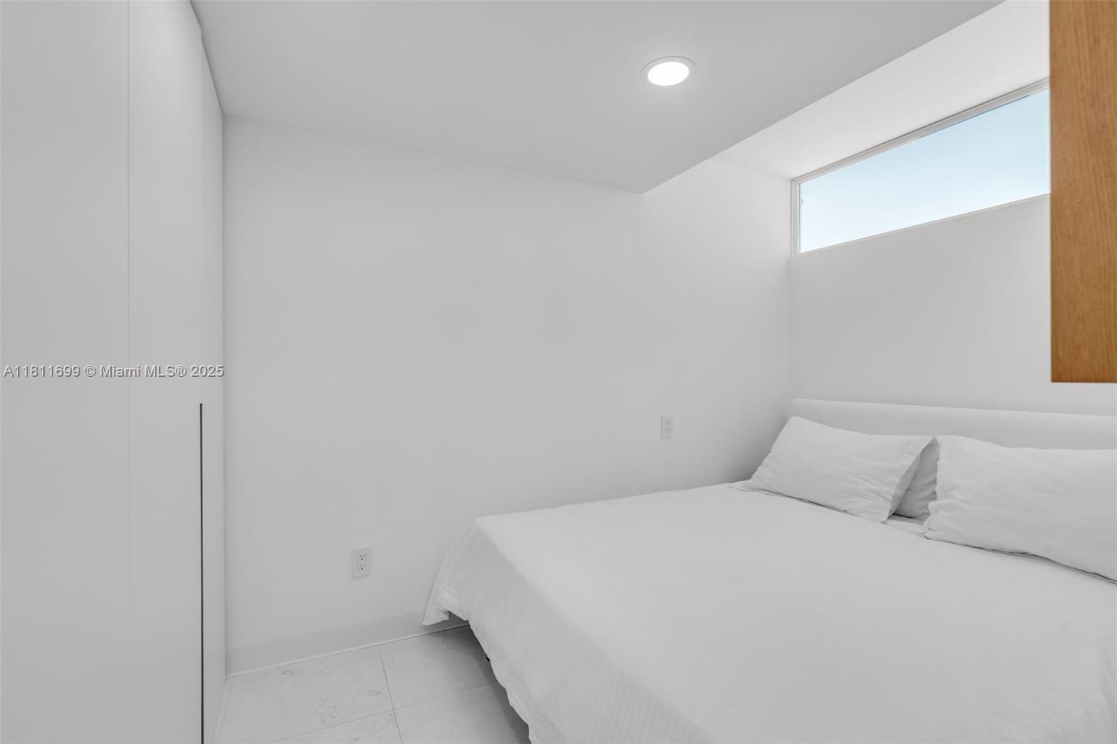 PALM BAY CONDOMINIUM - Residential