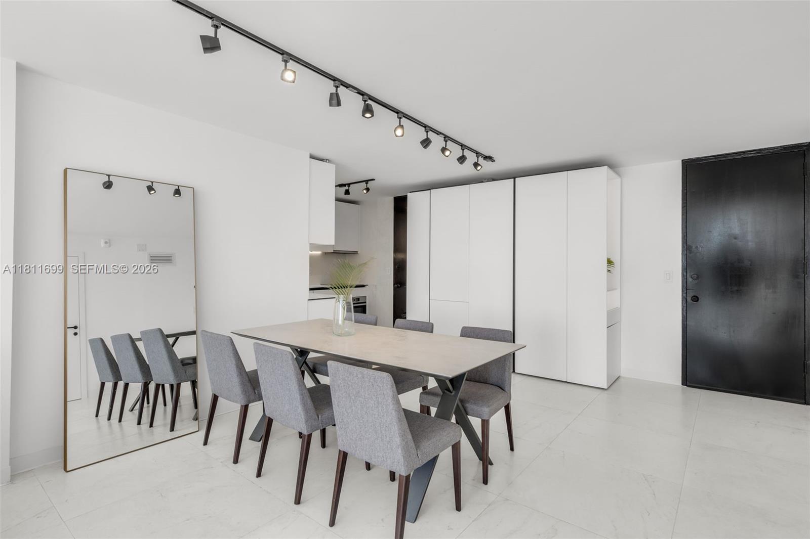 PALM BAY CONDOMINIUM - Residential