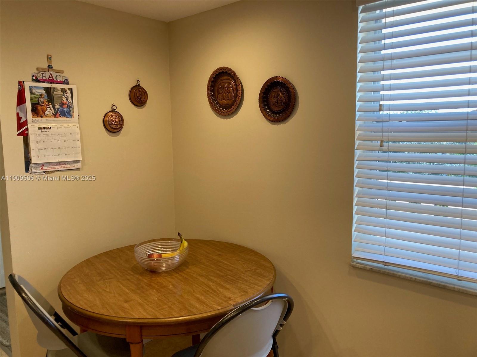 MEADOWBROOK LAKES VIEW CO - Residential