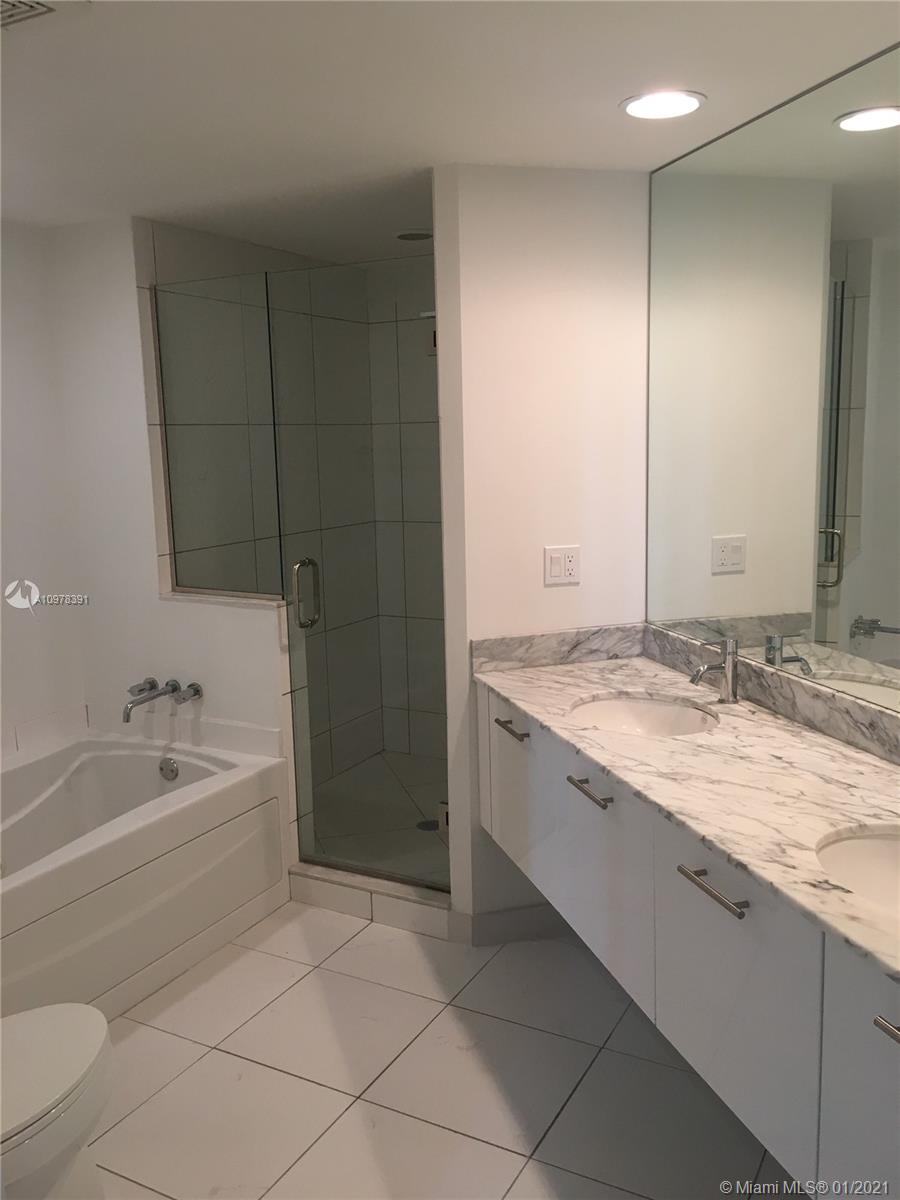 500 BRICKELL EAST CONDO - Residential