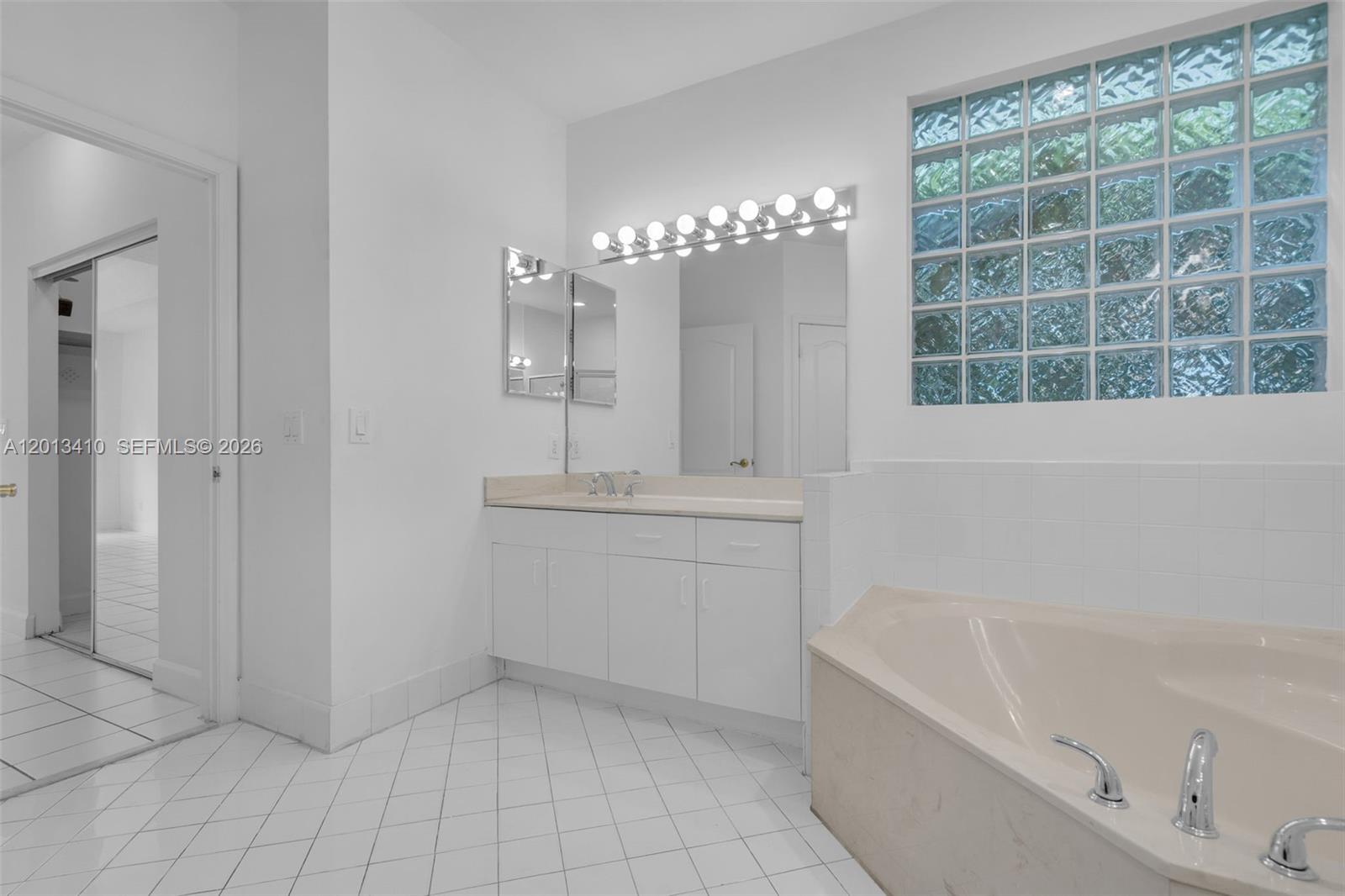 COSTA VERDE SEC 1 - Residential